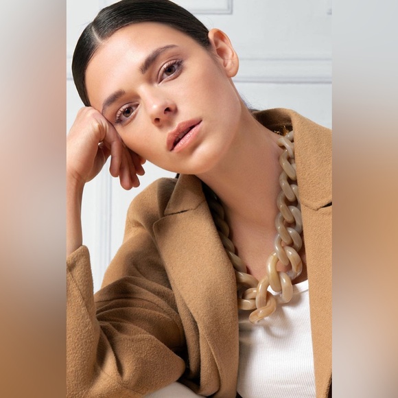 $200 RARE VANESSA BARONI CHUNKY NECKLACE - BEIGE - Picture 2 of 7